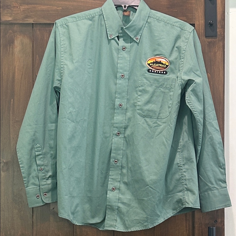 E362 Men's M Green Alcatraz cruises shirt NWOT by Harriton